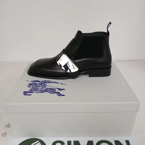 BURBERRY LEATHER BOOT – BLACK, UK 8.5 (EU 42.5), LEATHER SOLE