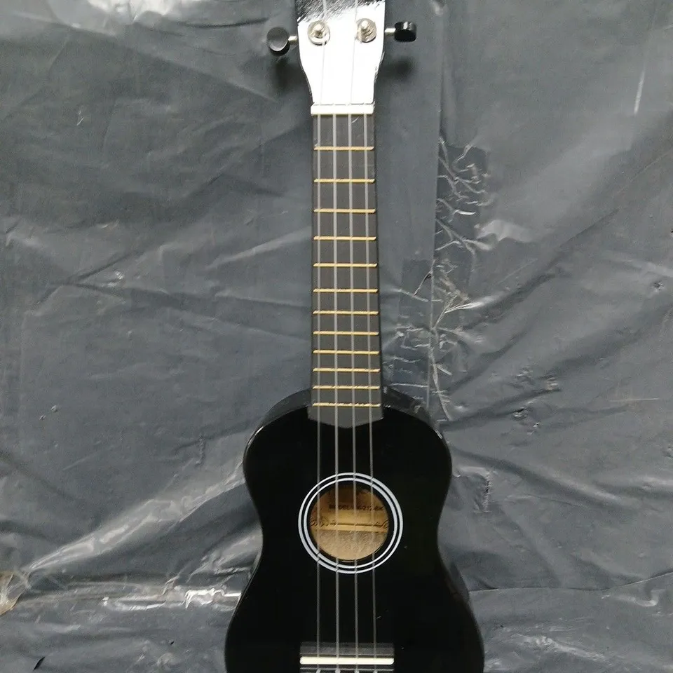 MARTIN SMITH UKULELE 
