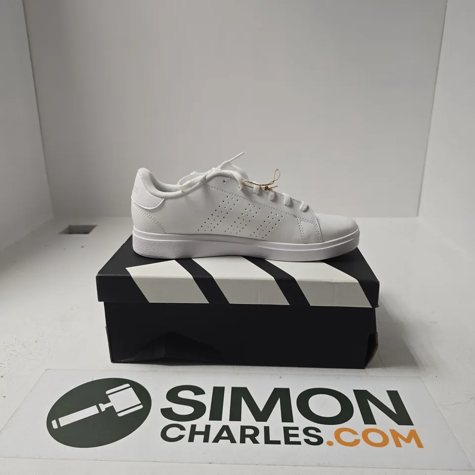 BOXED PAIR OF ADIDAS ADVANTAGE BASE SHOES SIZE UK 5