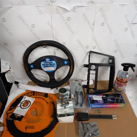 LOT OF ASSORTED VEHICLE ITEMS TO INCLUDE CUTTERS, INTERIOR LIGHTS AND GRIME GUARDS