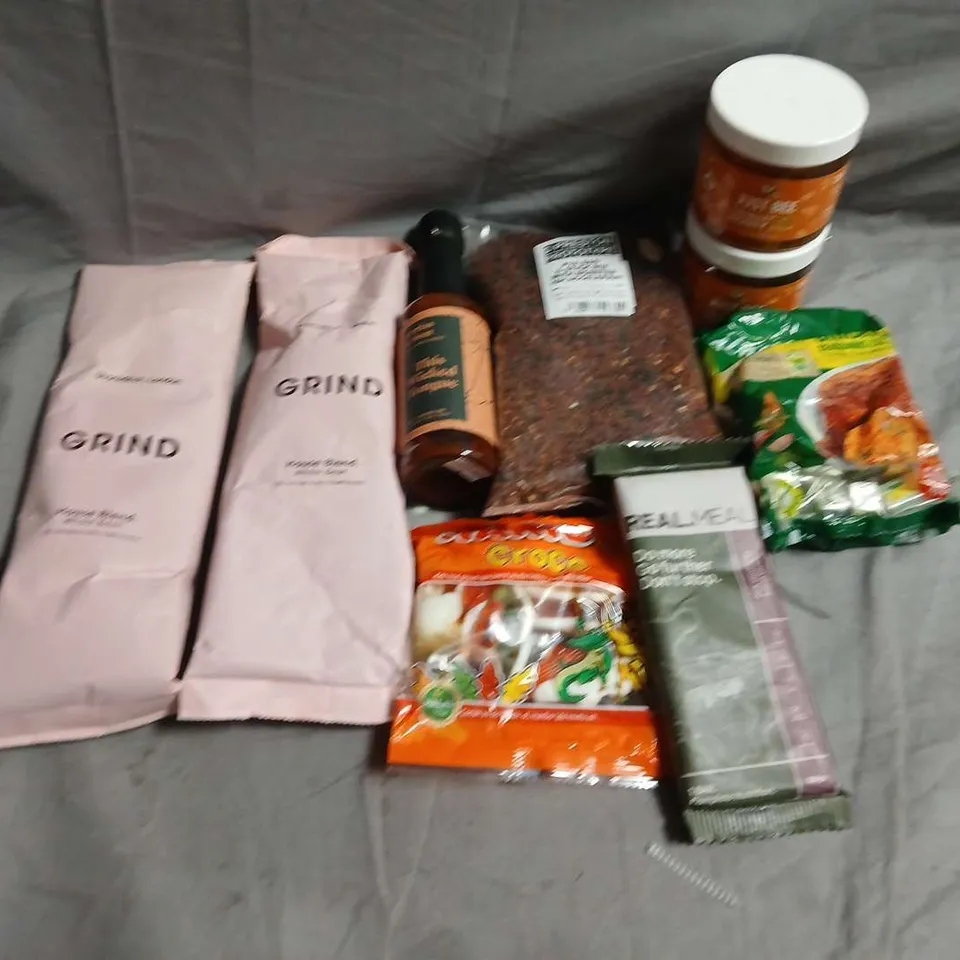APPROXIMATELY 10 ASSORTED FOOD ITEMS TO INCLUDE - HARIBO'S, GRIND COFFEE AND HONEY - COLLECTION ONLY 