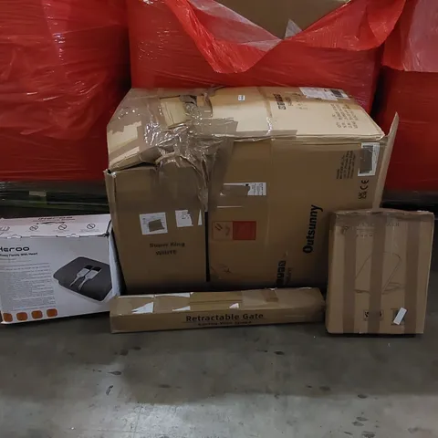 PALLET OF ASSORTED ITEMS INCLUDING: WHITE SUPER KING MATTRESS TOPPER, ELECTRIC BLANKET, RETRACTABLE SAFETY GATE, TOILET SEAT ECT