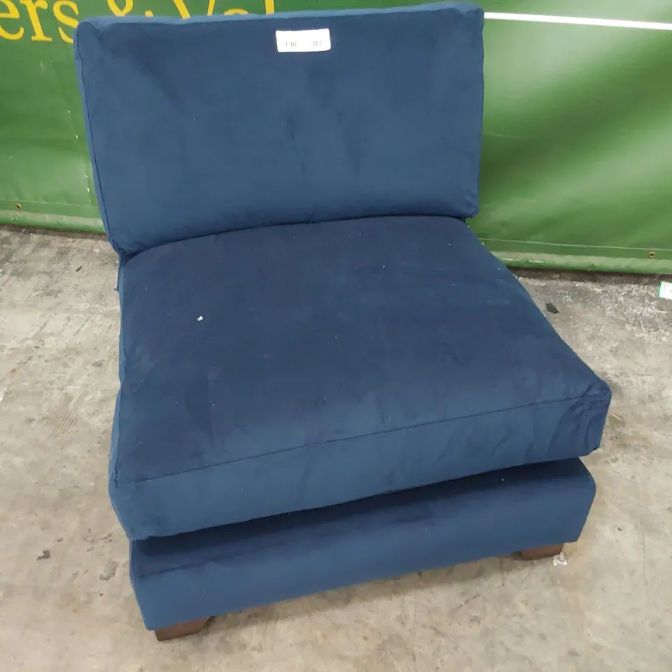 QUALITY BRITISH DESIGNER LOUNGE Co. ARMLESS SINGKE SEAT UNIT PLUSH BLUE FABRIC 