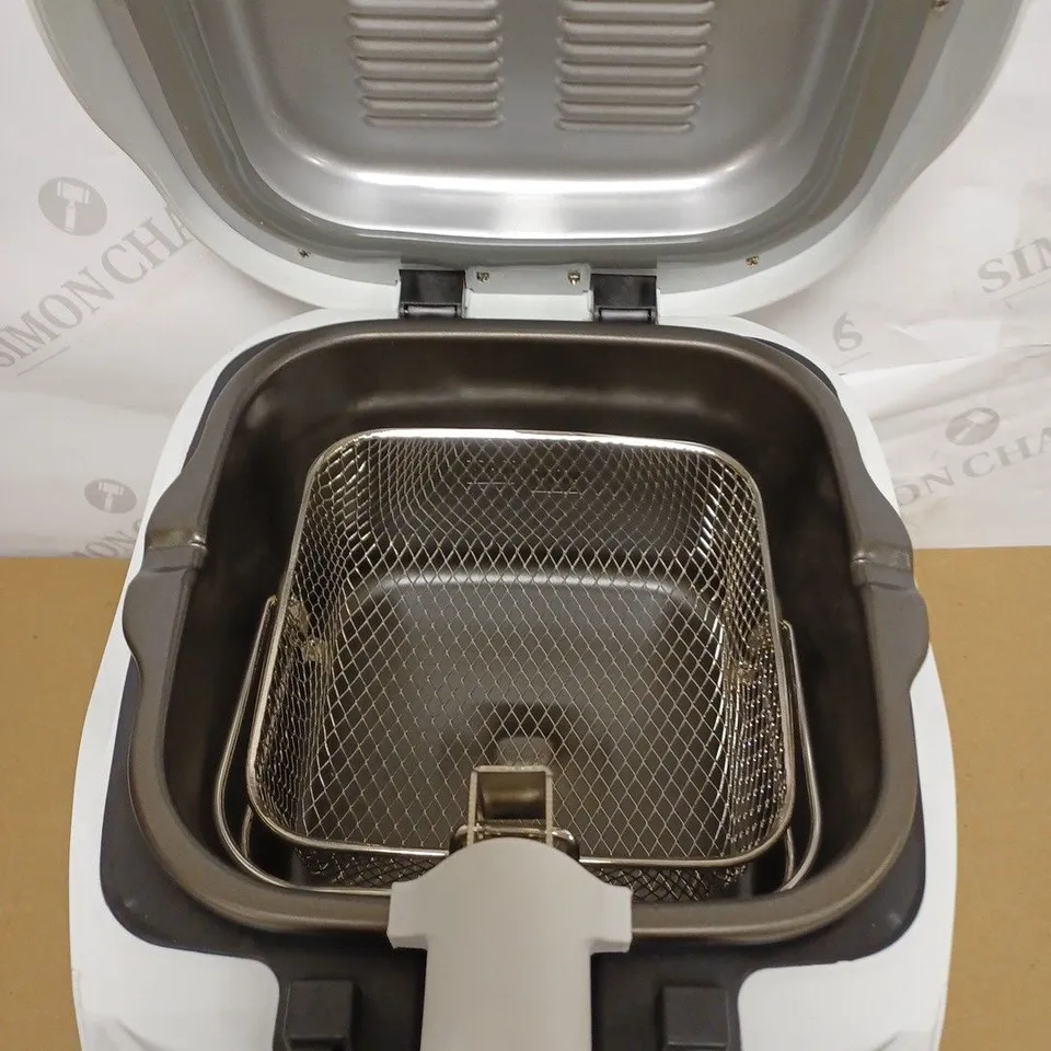 BREVILLE EASY CLEAN DIGITAL FRYER 