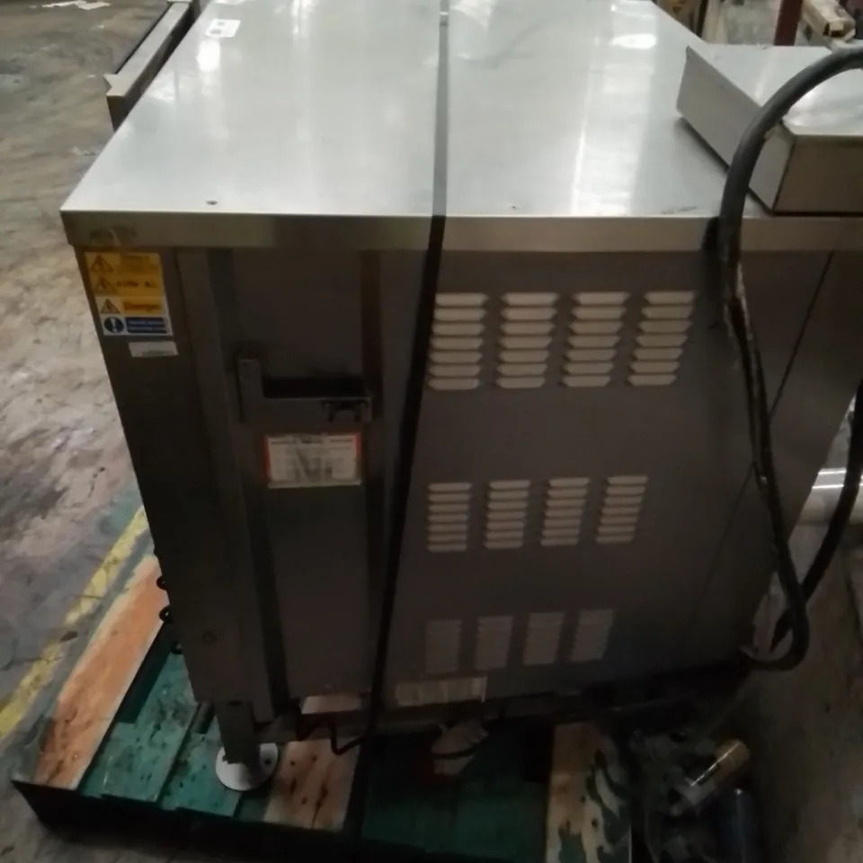 BKI COMMERCIAL SINGLE OVEN 