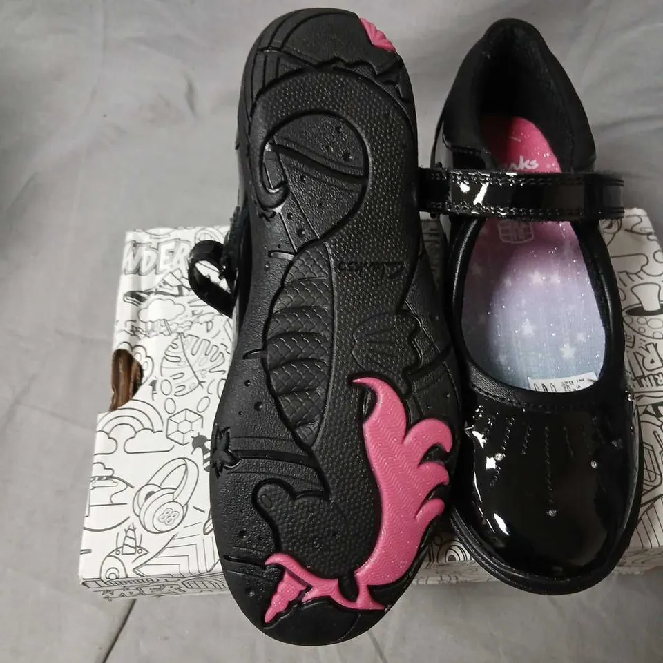 CLARKS RELDA WISH K. BLACK PATENT MARY JANE SHOES – UK 12½ (EU 31), PLAY PRINTS