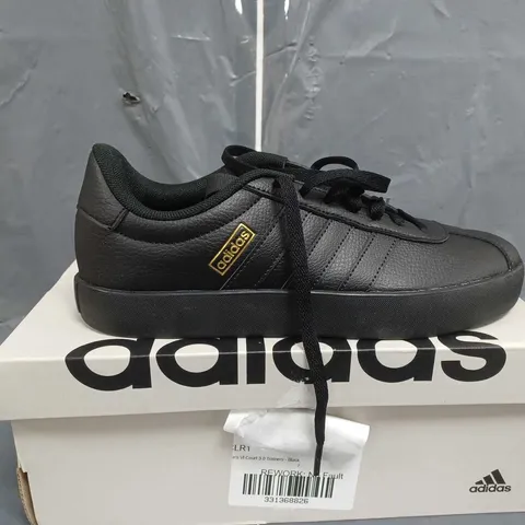 BOXED PAIR OF ADIDAS VL COURT 3.0 TRAINERS IN BLACK SIZE 7