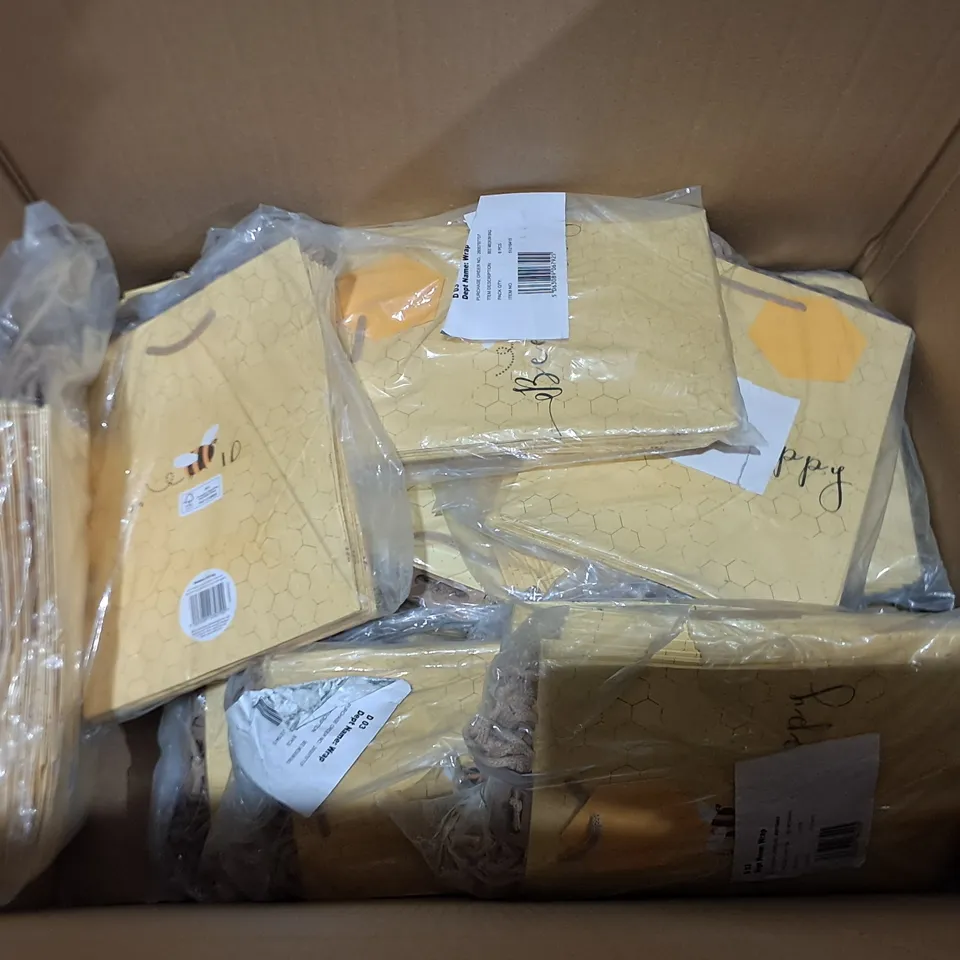 LOT OF APPROXIMATELY 100 BEE HAPPY THEMED MEDIUM GIFT BAGS IN YELLOW
