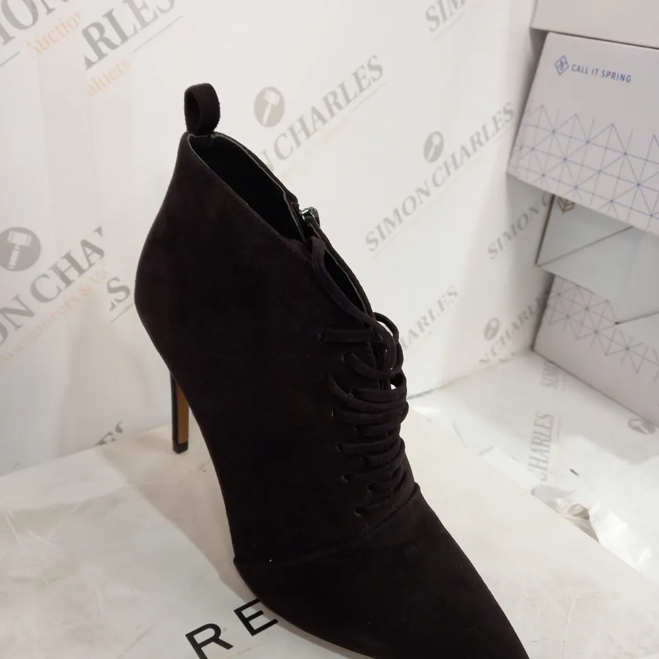 BOXED REISS SUEDE CHOCOLATE BOOT HEELS - SIZE 6