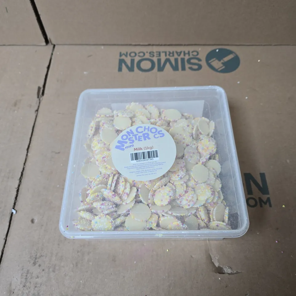 MONSTER CHOCS DOG SAFE CHOCOLATE TRAINING TREATS FOR DOGS - DAMAGED BOX  - BEST BEFORE NOV 2026