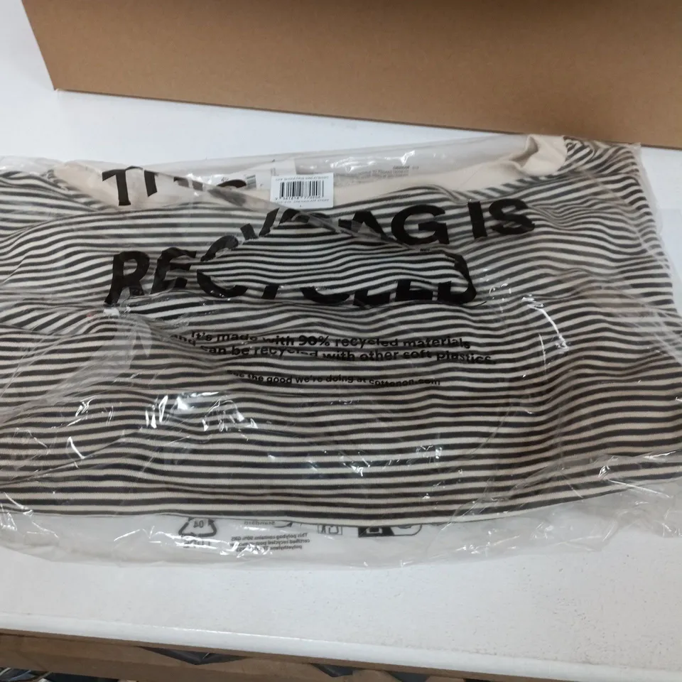 BOX OF APPROXIMATELY 20 ASSORTED CLOTHING ITEMS TO INCLUDE: OFF SHOULDER SWEATSHIRT 