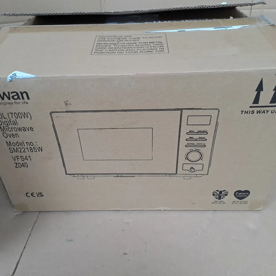 BOXED SWAN 20L 700W DIGITAL MICROWAVE - WHITE  RRP £64