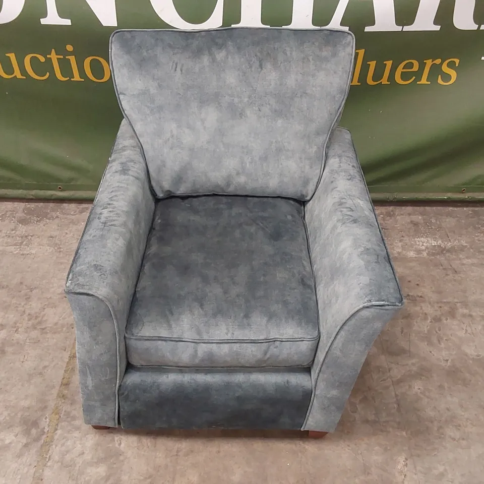 QUALITY DESIGNER VELVET ARMCHAIR 