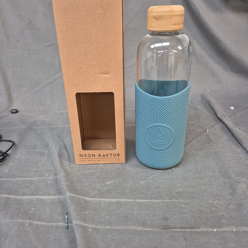 NEON KACTUS GLASS WATER BOTTLE WITH SILICONE SLEEVE – 1 LITRE (BOXED)