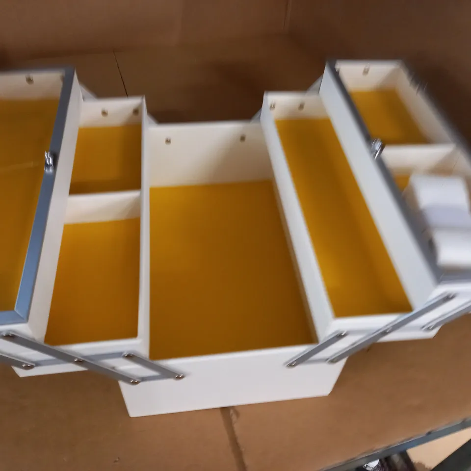 TROPIC CARRY BAG WITH MULTI COMPARTMENT CASE