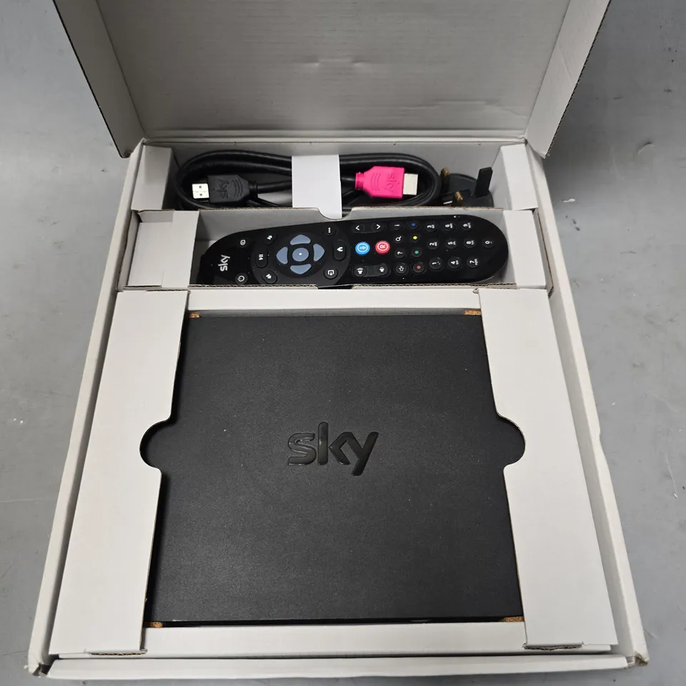 BOXED SKY Q MINI 
