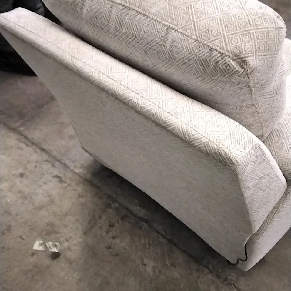 QUALITY BRITISH DESIGNED & MANUFACTURED G PLAN TAYLOR POWER RECLINER CHAIR NEBULAR PEBBLE FABRIC