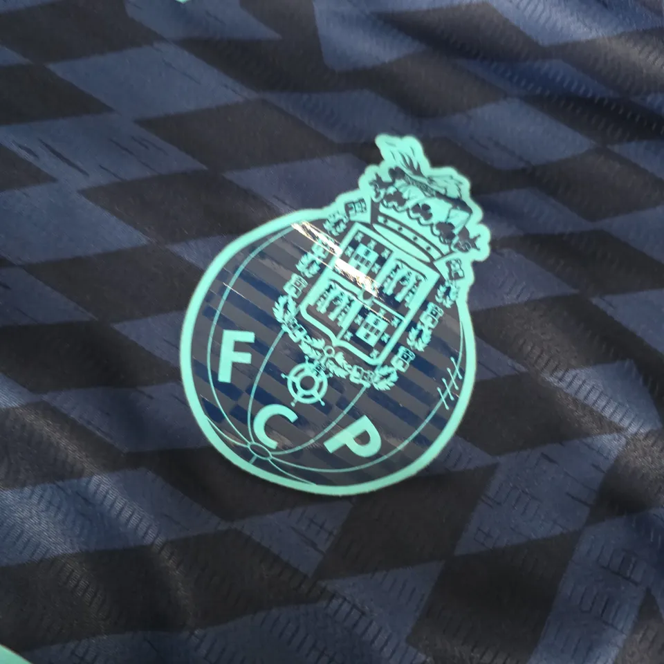 FC PORTO FOOTBALL JERSEY – NEW BALANCE, BETANO SPONSOR, MEN'S SIZE M