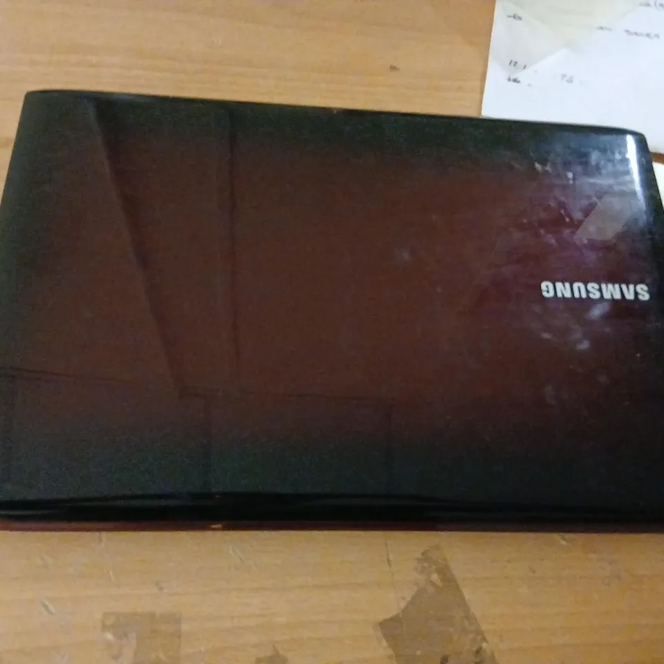 SAMSUNG NP-R580 LAPTOP (JT02UK) – BURGUNDY FINISH