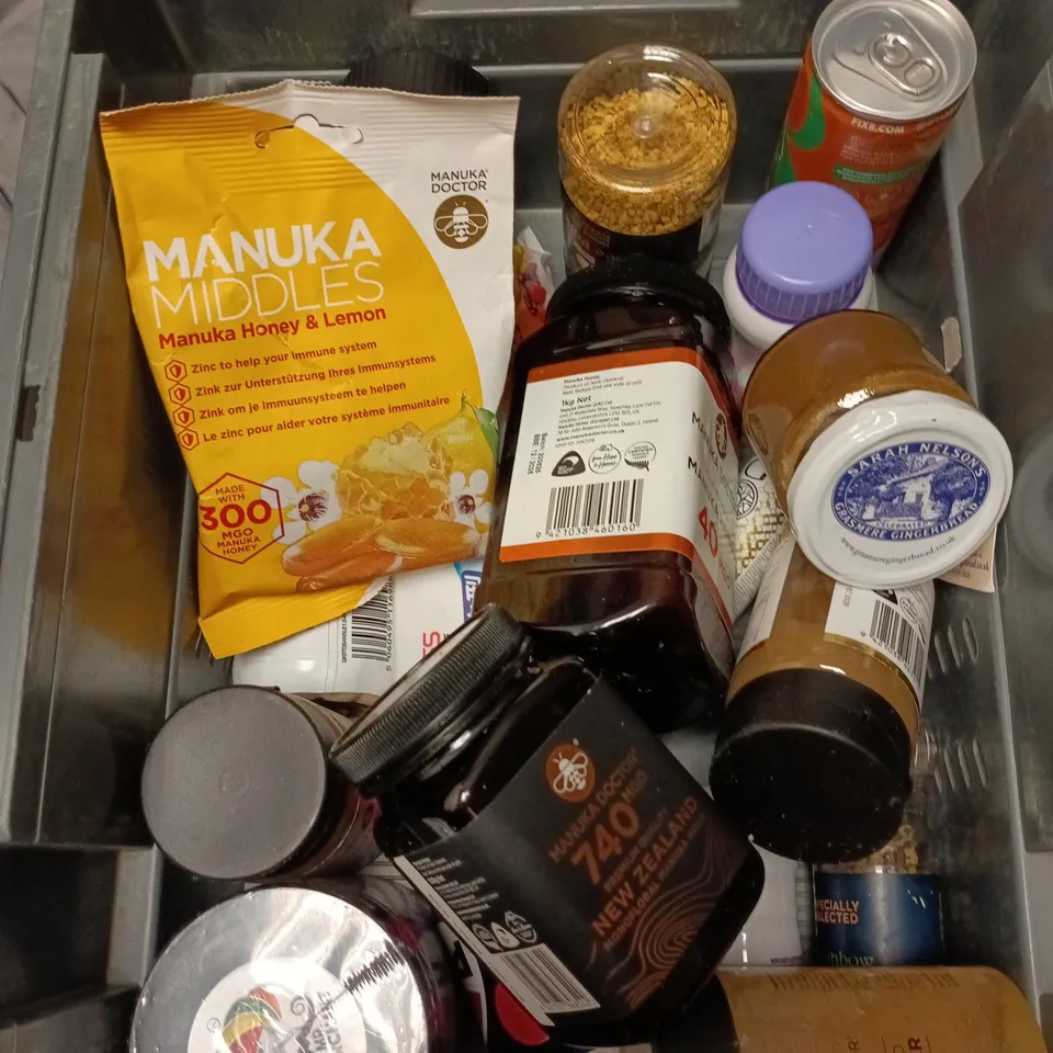 APPROXIMATELY 20 ASSORTED FOOD AND DRINK ITEMS TO INCLUDE - MANUKA HONEY, NUTRITION GEEKS GLYCINATE CAPSULES AND KERICHO GOLD KENYA BLACK TEA