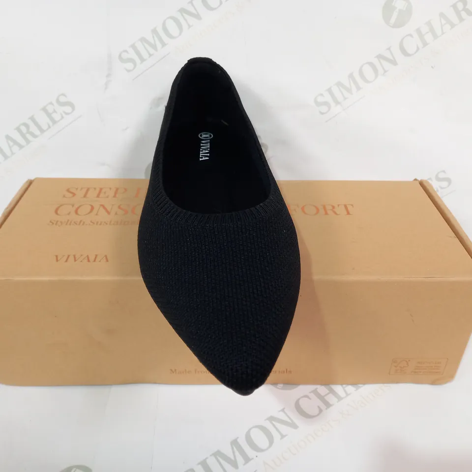 BOXED PAIR OF VIVALA CLOSED POINTED TOE SLIP-ON SHOES IN BLACK EU SIZE 38.5