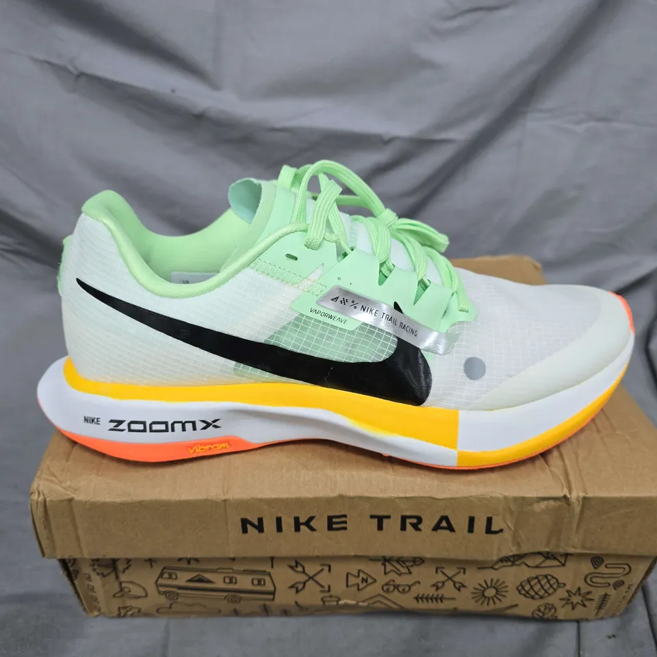 BOXED PAIR OF NIKE ZOOMX ULTRAFLY TRAIL IN WHITE MULTI - UK 9