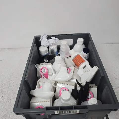 TOTE OF APPROXIMATELY 12 ASSORTED LIQUIDS TO INCLUDE: FOSSE BABY POWDER REED DIFFUSER REFILL 