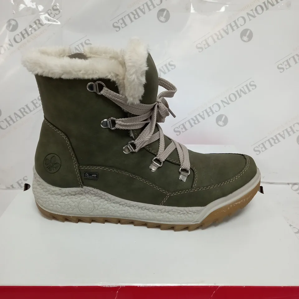 BOXED PAIR OF RIEKER WATER RESISTANT WARM LINED HIKING LACE UP BOOTS, KHAKI - SIZE 6.5