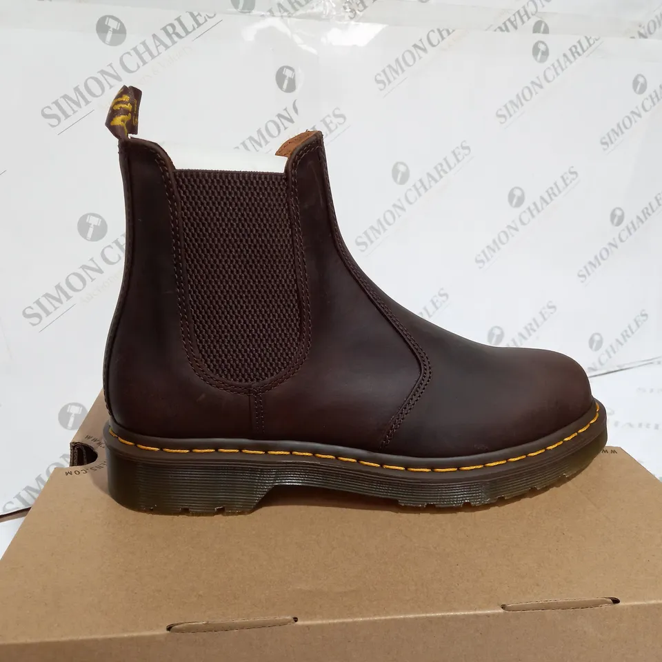 BOXED DR MARTENS DARK BROWN BOOTS - SIZE UK 7