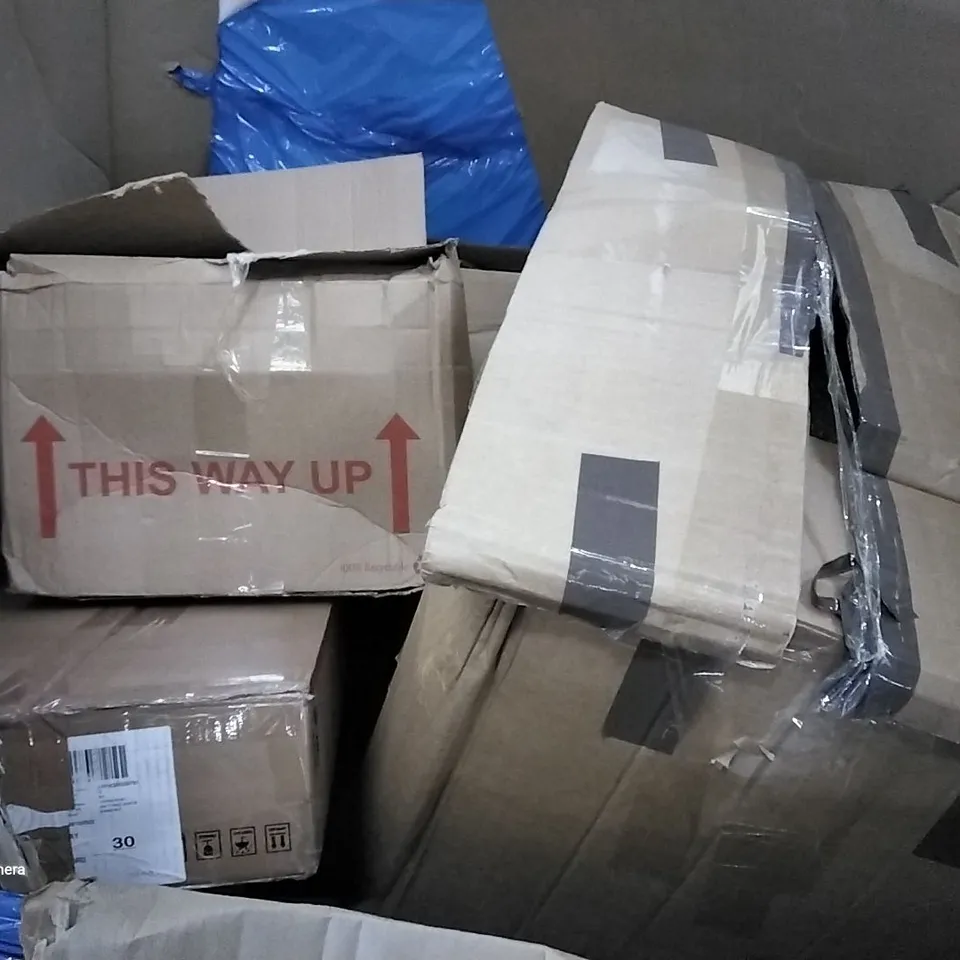 PALLET OF ASSORTED ITEMS INCLUDING CLOTHES RACK, LED CEILING FAN LIGHT, OFFICE CHAIR, COMHOME, HOMIDEC