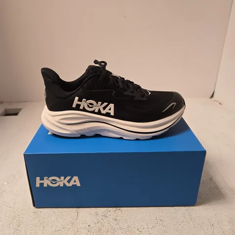 HOKA CLIFTON 10 BIG KIDS RUNNING SHOES – UK 4.5