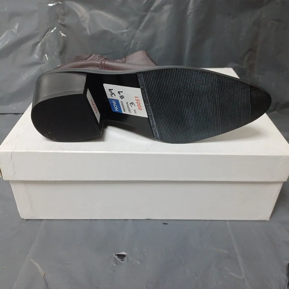 BOXED PAIR OF WOMENS WINE LEATHER ANKLE BOTS SIZE 36