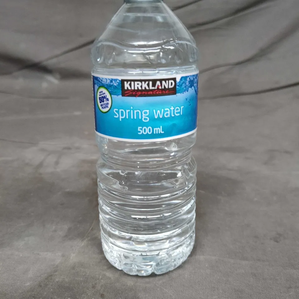 TOTE OF APPROXIMATELY 10 BOTTLES OF KIRKLAND SPRING WATER 500ML PER BOTTLE