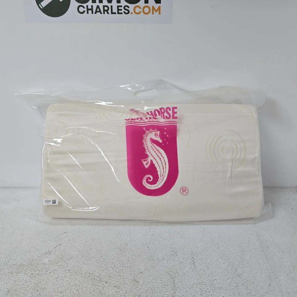 SET OF 3 PILLOWS SEAHORSE BRAND