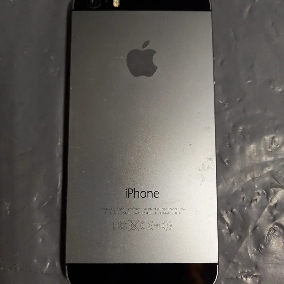 APPLE IPHONE 5S SMARTPHONE A1457 IN BLACK/SILVER