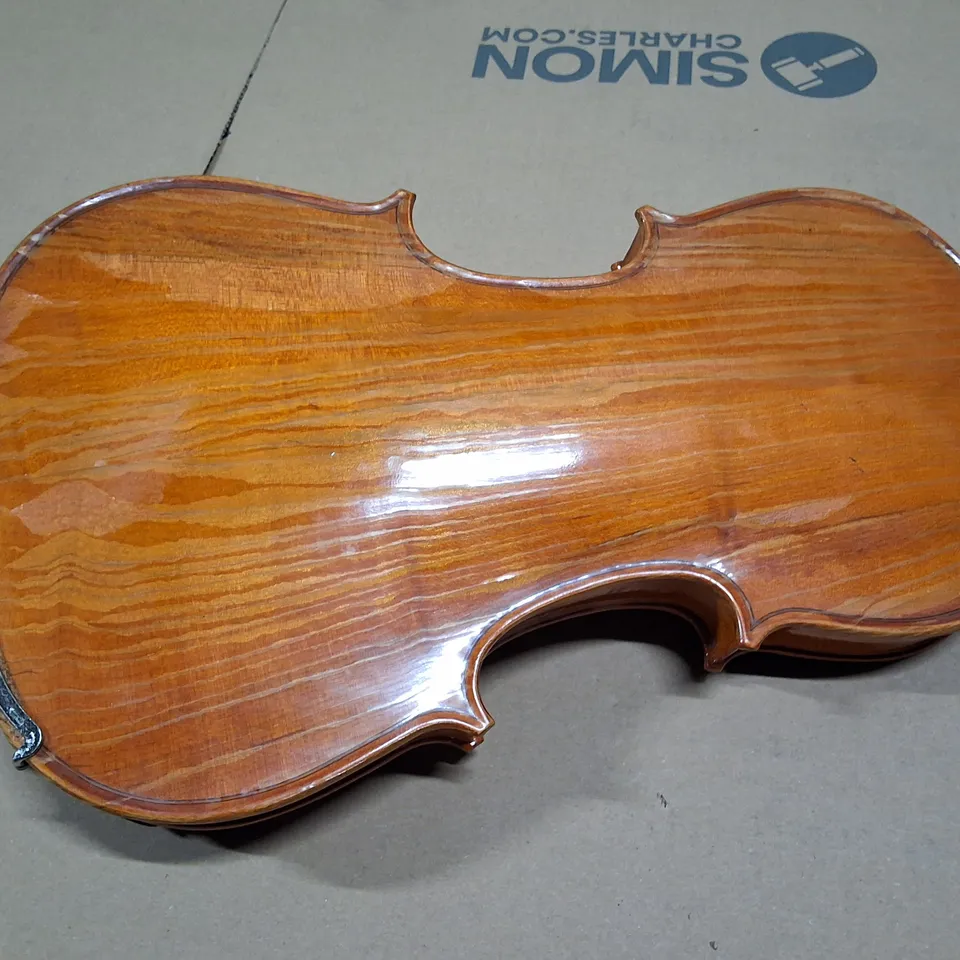 STENTOR STUDENT I VIOLIN WITH BOW IN HARD CASE (MUSICAL INSTRUMENT)
