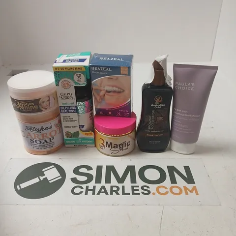 APPROXIMATELY 15 ASSORTED HEALTH & BEAUTY PRODUCTS TO INCLUDE GURU NANDA OIL PULLING ORLA RINSE, PAULAS CHOICE SMOOTHING SPOT EXFOLIANT, ALISHAS CARROT SOAP, ETC - COLLECTION ONLY