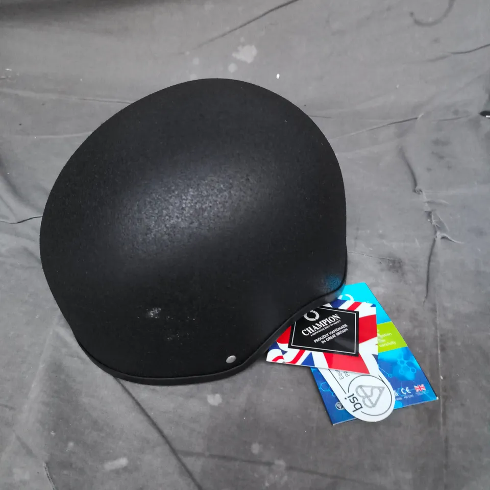 CHAMPION JNR-PLUS JKY HELMET – BLACK, 55–56 CM 