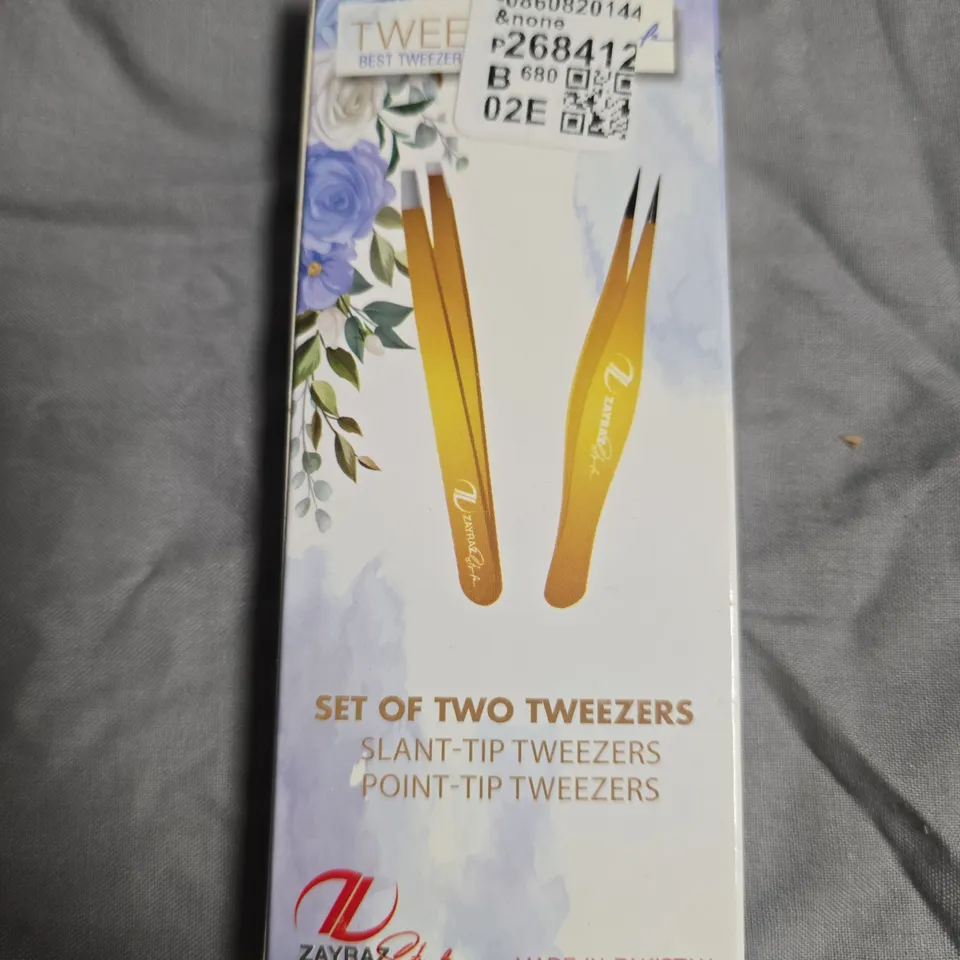 APPROXIMATELY 12 ZAYRAZ STYLE SET OF TWO TWEEZERS – SLANT-TIP & POINT-TIP, GOLD TONE