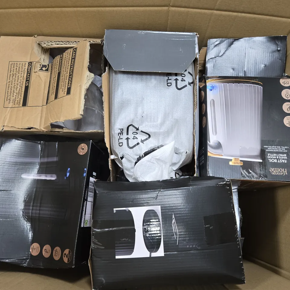 BOX OF APPROXIMATELY 8 ASSORTED HOMEWARE ITEMS TO INCLUDE GLASSES, TOASTERS, AND KETTLES ETC - COLLECTION ONLY