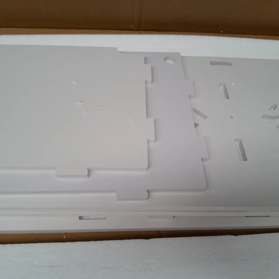 BOXED UNBRANDED DECORATIVE ORNAMENT - COLLECTION ONLY
