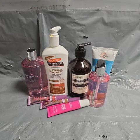 APPROXIMATEY 20 ASSORTED HEALTH AND BEAUTY PRODUCTS TO INCLUDE - AESOP HAND WASH - PALMER'S SUNLESS TANNING MOISTURIZER - EARTH SCIENCE HAIR MASQUE - ETC