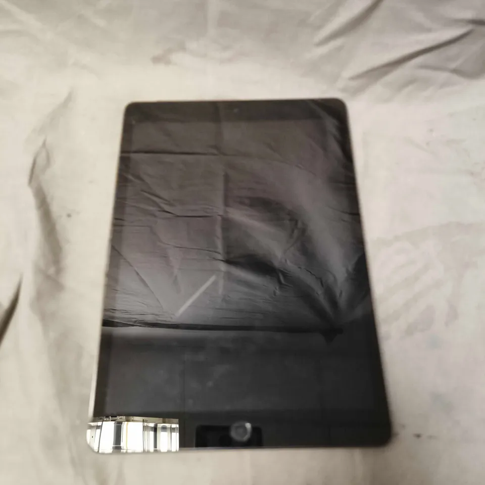 APPLE IPAD TABLET - A2604