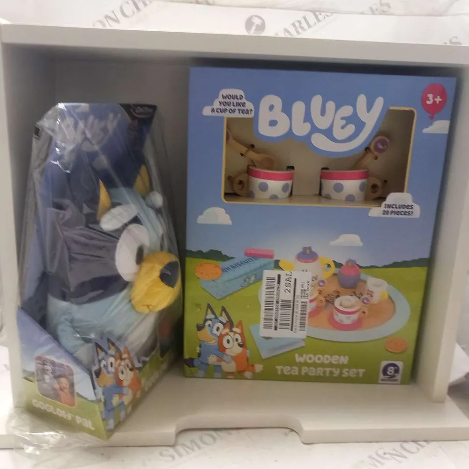 THREE ASSORTED BLUEY PRODUCTS TO INCLUDE; SCAVENGER HUNT GAME, WOODEN TEA PARTY SET AND GOGLOW PAL