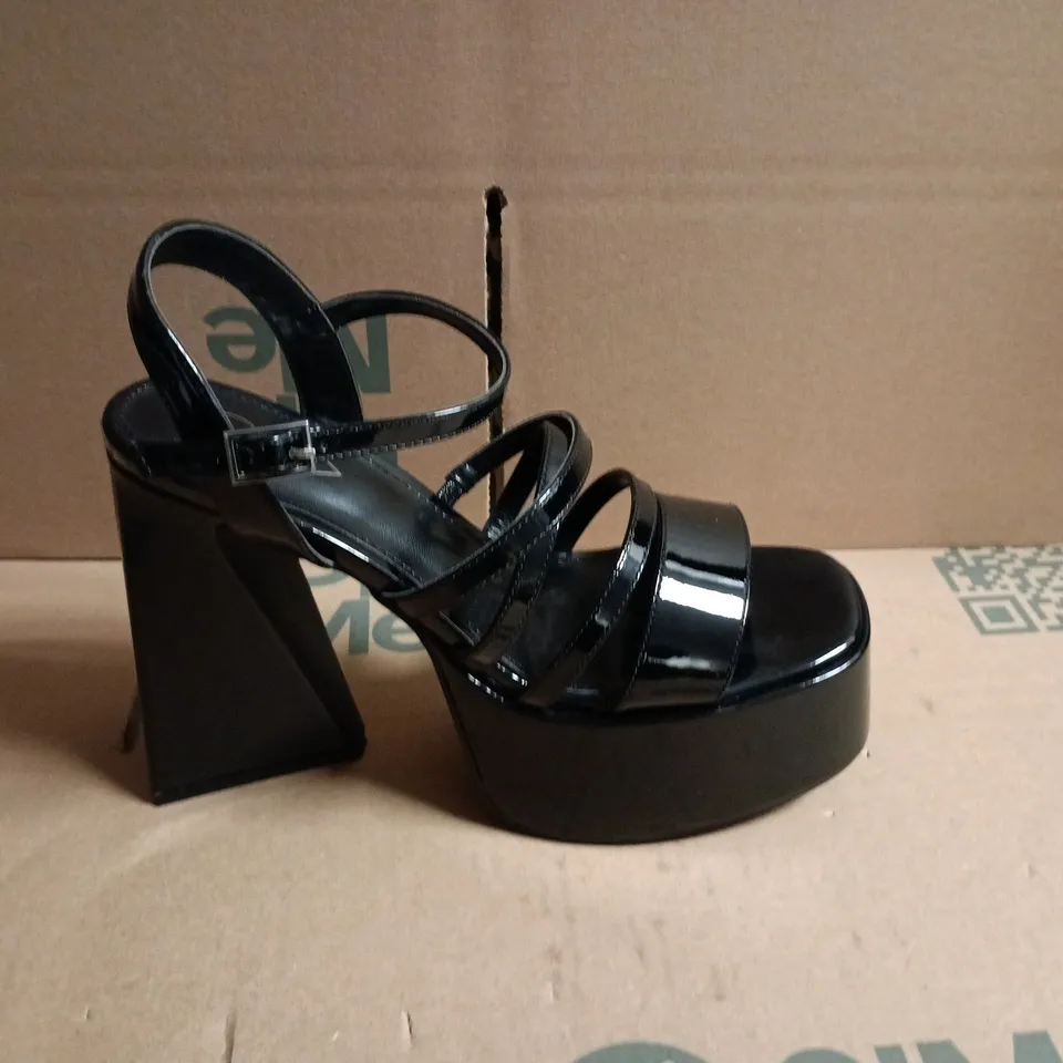 BOXED WOMEN'S BLACK PATENT LEATHER STRAPPY PLATFORM SANDALS - UK 6