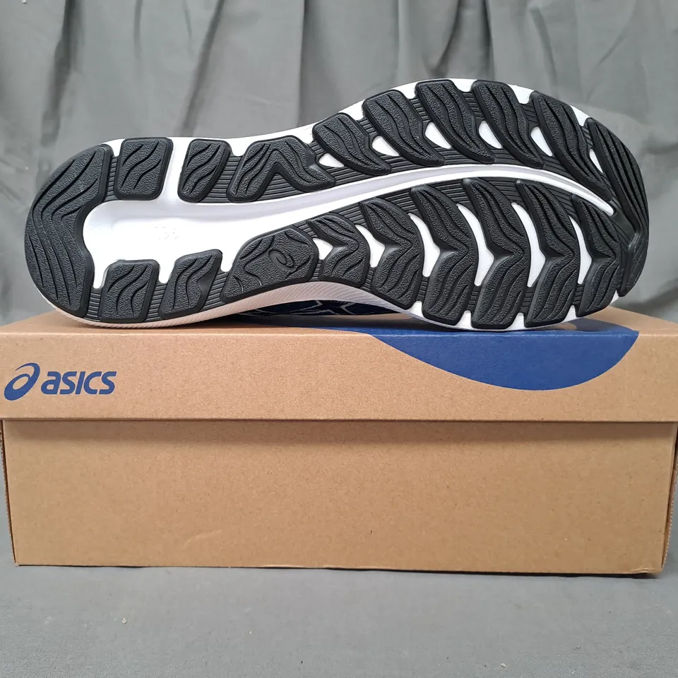 BOXED PAIR OF ASICS GEL-EXCITE 9 SHOES IN BLUE/WHITE UK SIZE 9