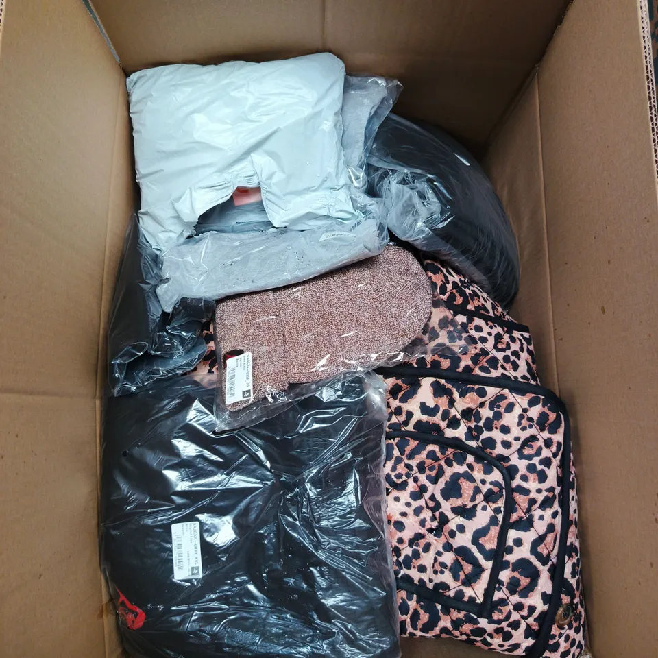 LARGE BOX OF APPROXIMATELY 25 ASSORTED CLOTHING ITEMS IN VARIOUS COLOURS, STYLES AND SIZES - COLLECTION ONLY