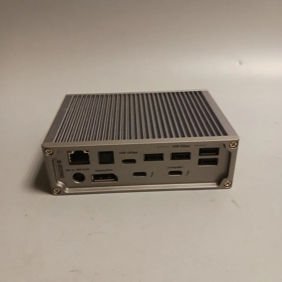 CALDIGIT THUNDERBOLT TS3 PLUS DOCKING STATION IN SILVER