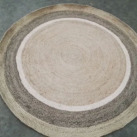 QUALITY DESIGNER AREA RUG - APPROXIMATELY 203x195cm