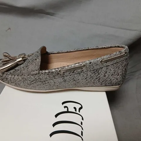 CAPOLINI MYLEEN PEWTER TASSEL LOAFERS – WOMEN’S SHOES, UK3 (EU36)